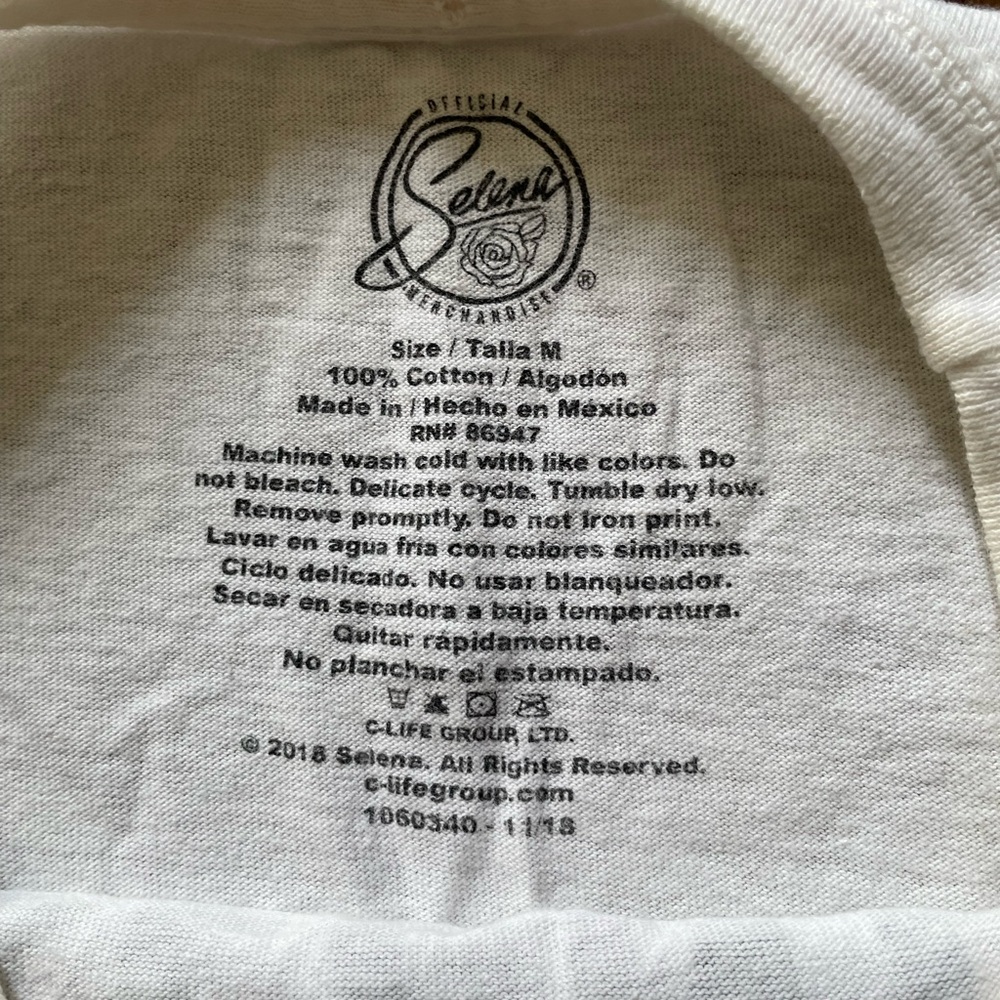 Official Selena Quintanilla Cropped Long Sleeve Graphic Tee - Picture 2 of 7